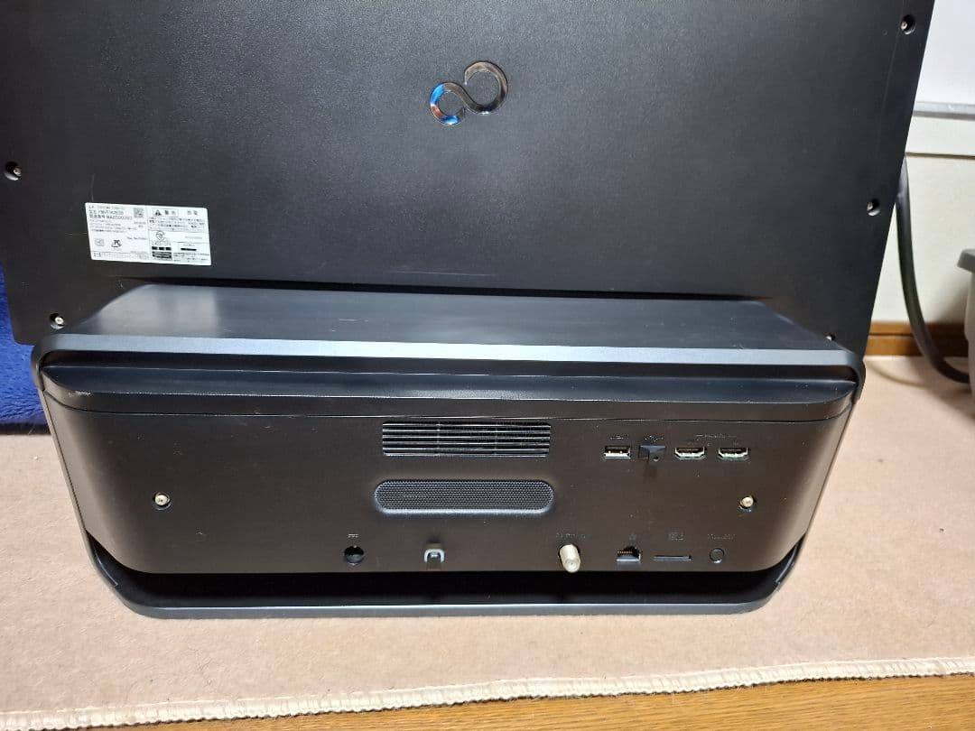 Fujitsu FH90/B3 デスクトップPC