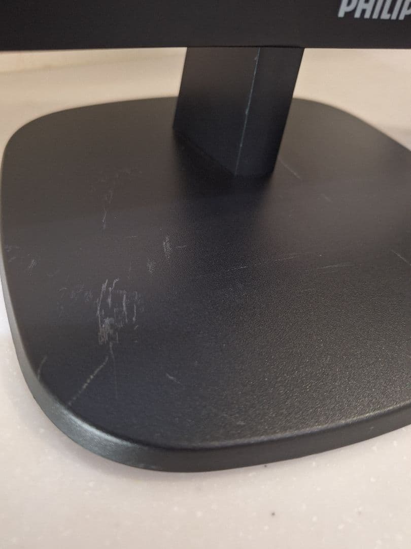 PHILIPS 273V7Q　27インチモニター　内蔵スピーカーあり　ps4対応