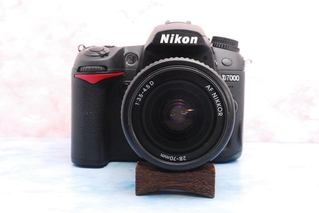 ニコン D7000◎一眼レフカメラ◎高速連写◎デビュー向け◎根強い人気機種！