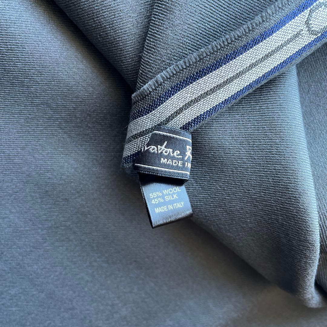 Salvatore Ferragamo ストール　グレー