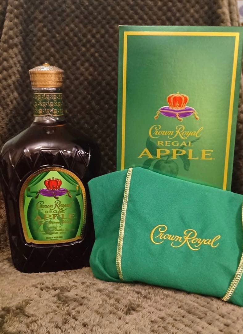Crown  クラウンローヤル　ウィスキー アップル味　1.75L