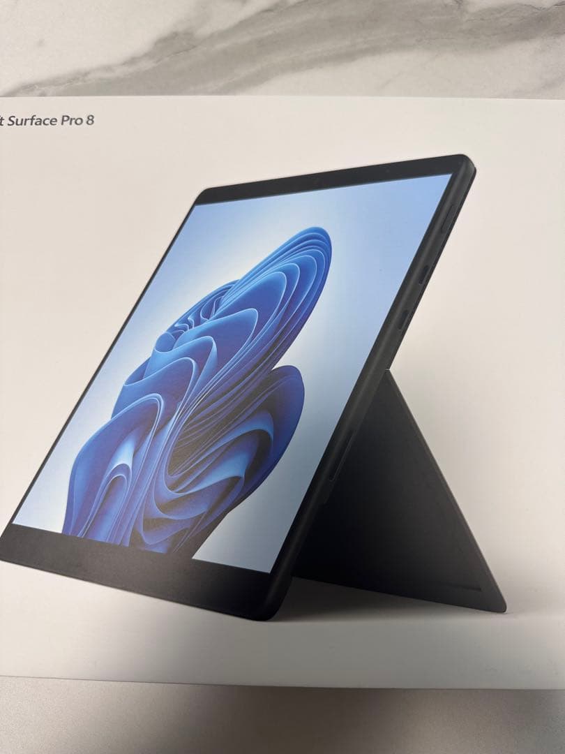 Microsoft Surface Pro 8 8GB/256GB グラファイト