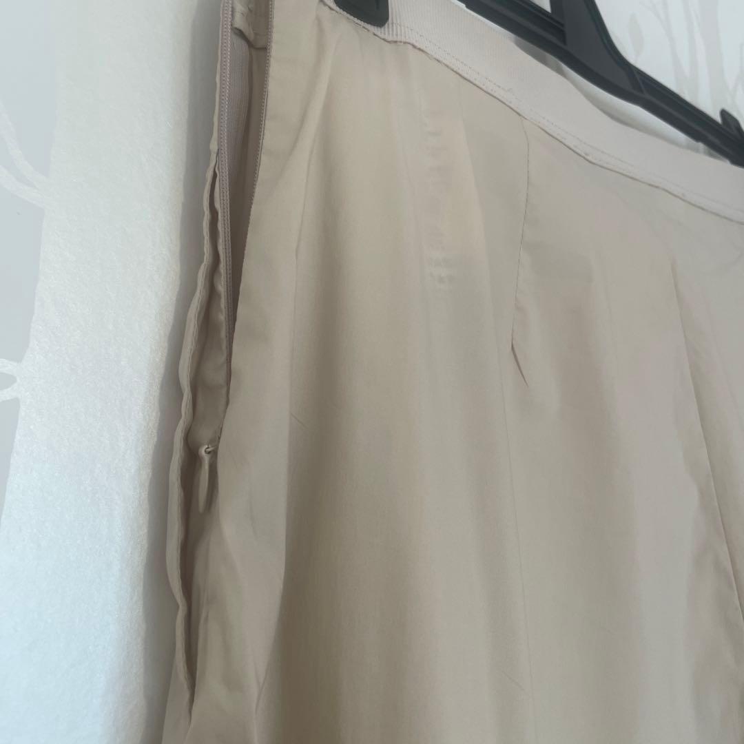 【新品】リビアナコンティ　パンツ　ワイドパンツ　ベージュ　ストレッチ　44 3L