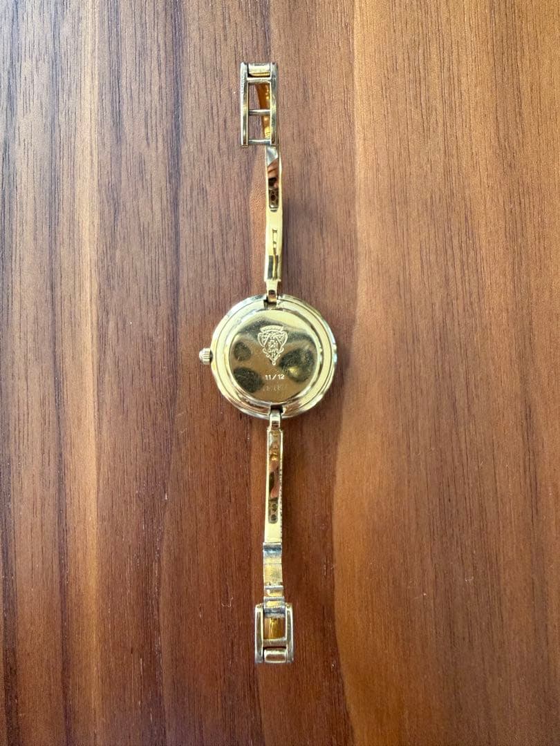GUCCI ゴールド時計 カラーバンド付き