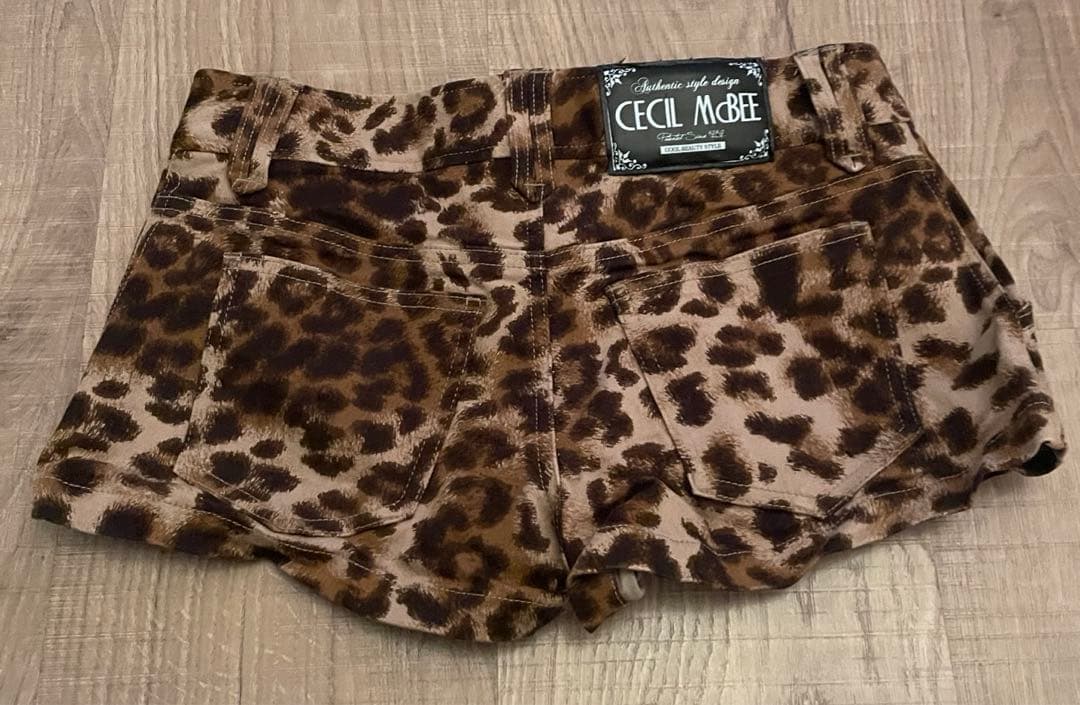 d.i.a.ダイヤ系CECI AL MIEヒョウ柄ショートパンツy2k平成ギャル