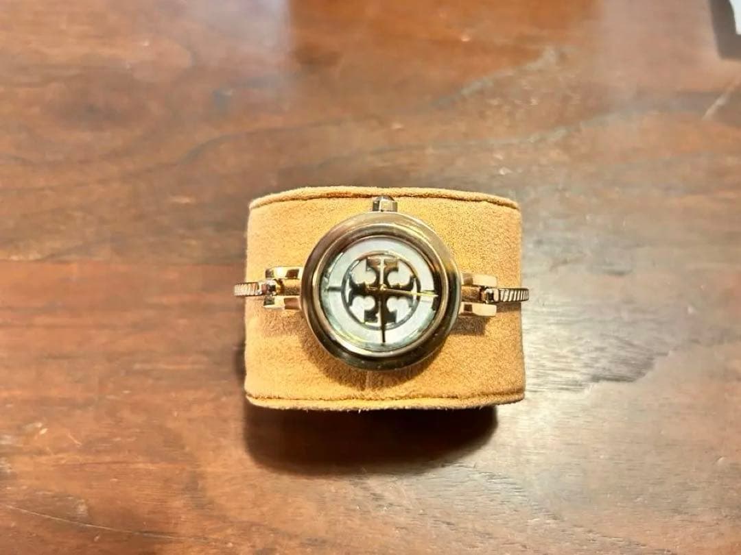 TORY BURCH ラウンドフェイス時計 交換用バンド付き