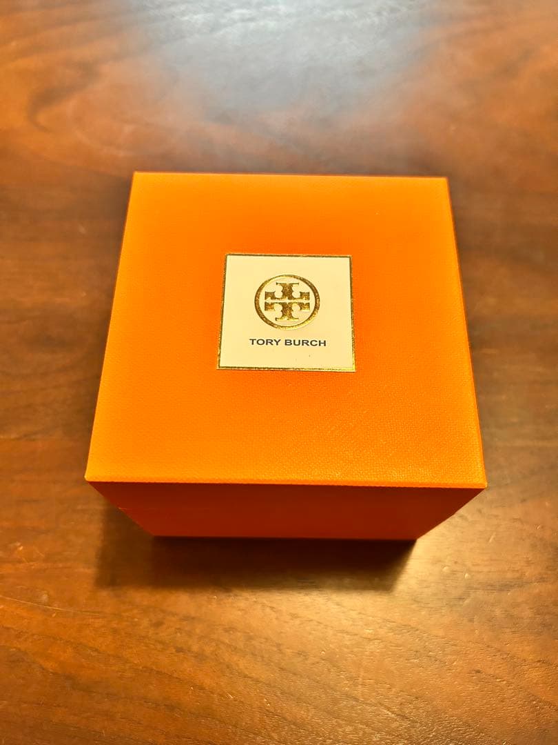 TORY BURCH ラウンドフェイス時計 交換用バンド付き