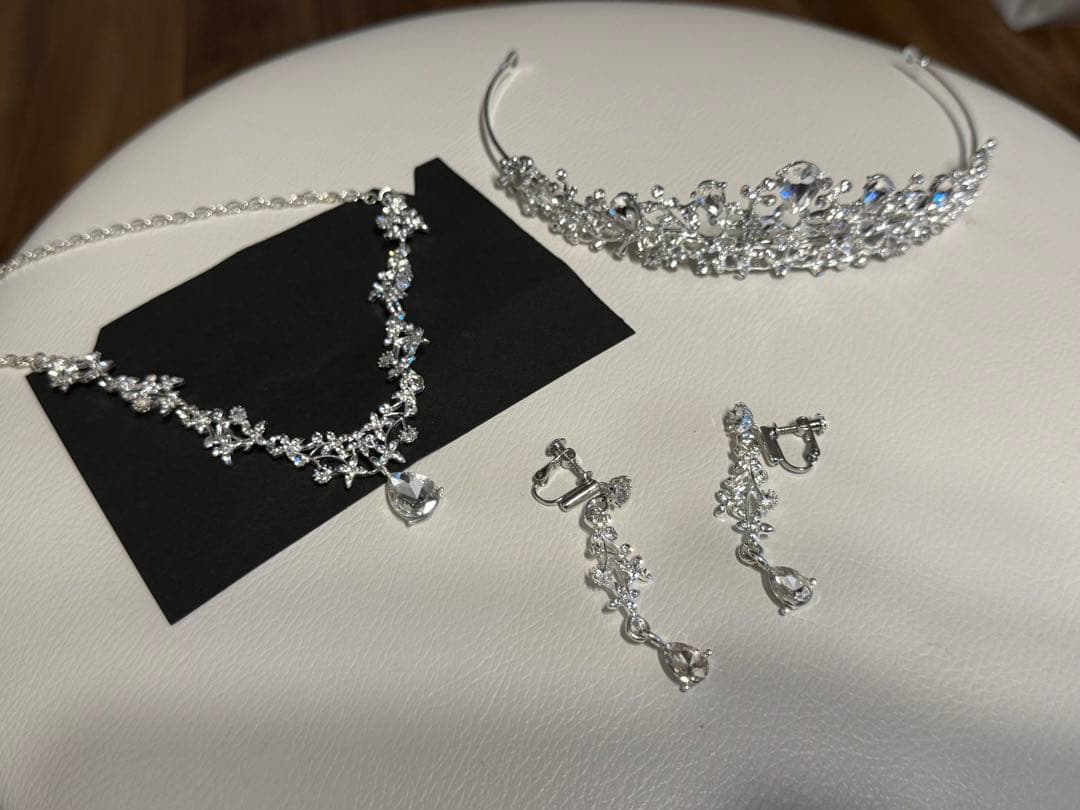 BRIDE ME ティアラ、イヤリング、ネックレスセット