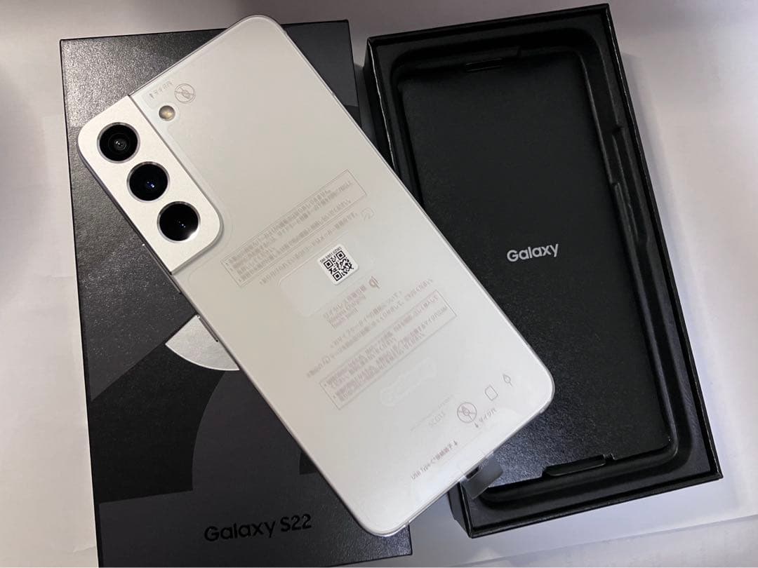 【新品 未使用】Galaxy S22 ホワイト  SIMフリー版