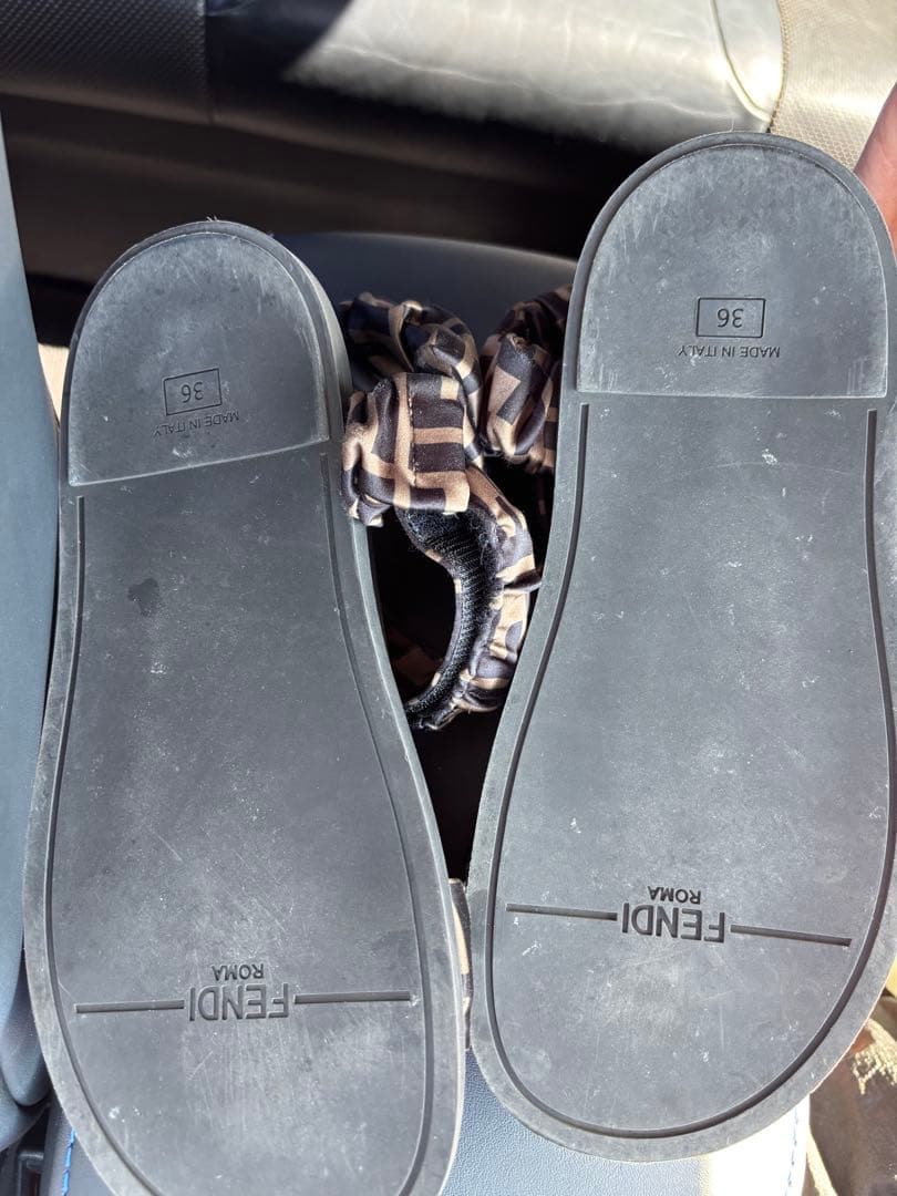 FENDI ロゴ入りサンダル 36