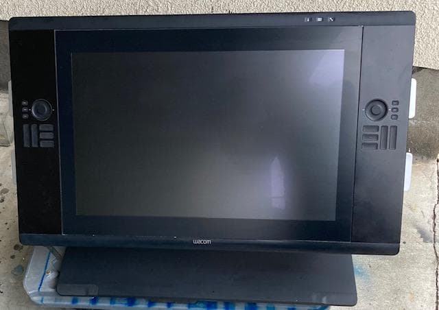 Wacom 液晶ペンタブ Cintiq 24HD DTK-2400 さらに値下げ