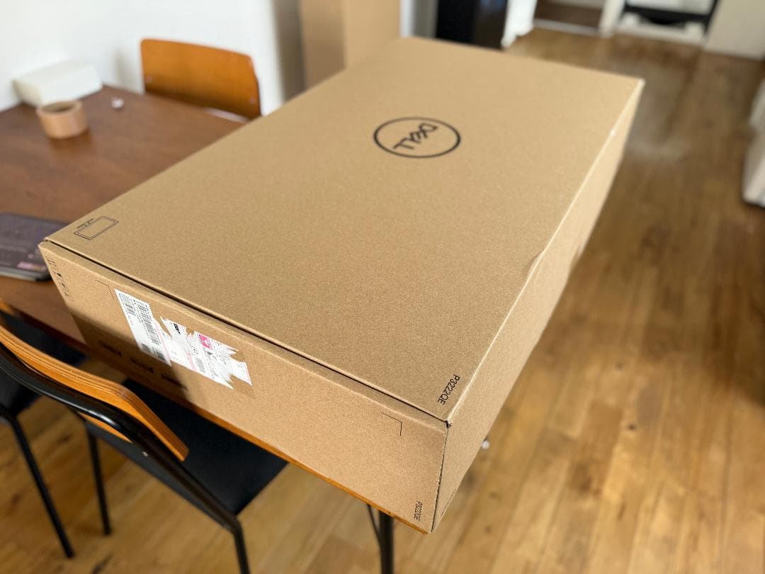 DELL 31.5インチ 4K USB-C HUB モニタ－ P3222QE