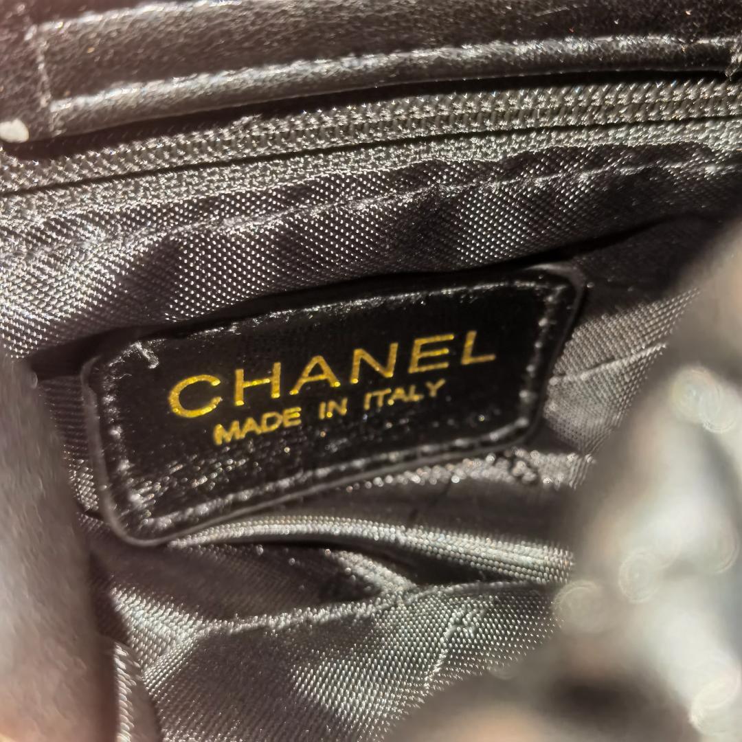 キルティング　ショルダーバッグ　チャーム　黒