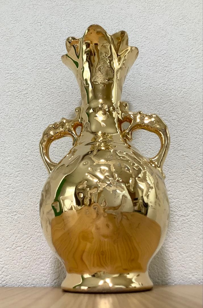 22金と24金の陶器花瓶2点セットプラス外国銀貨【合計4点】