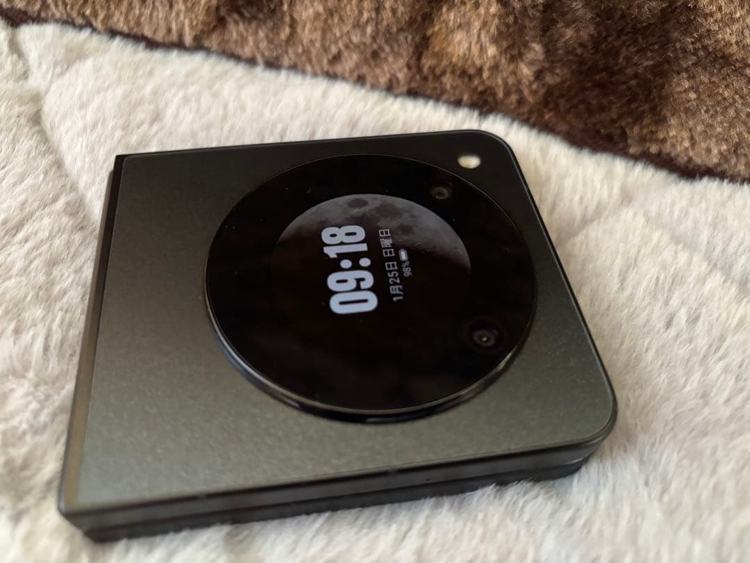 ZTE nubia NX724J Flip 5G ブラック　中古動作問題なし