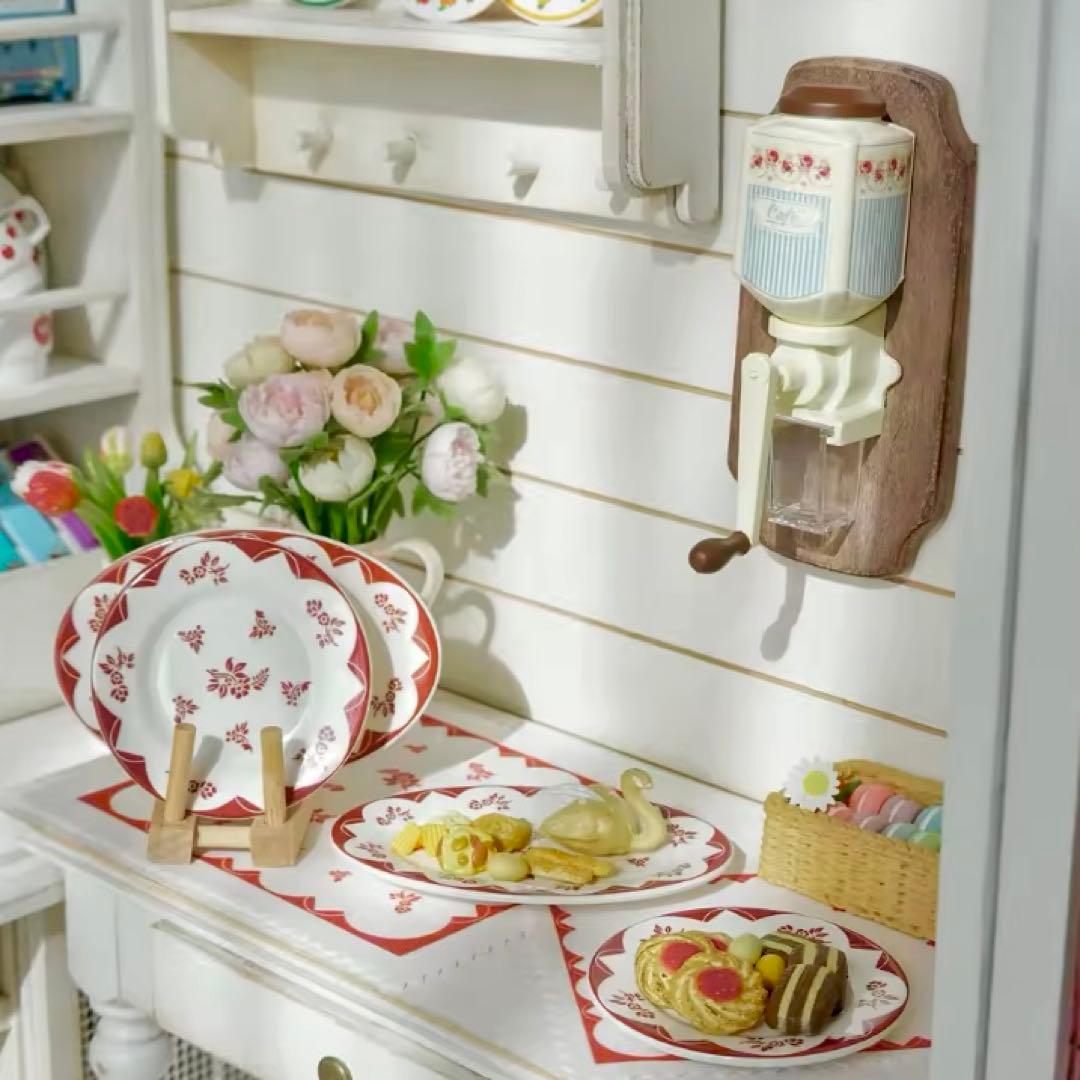 ミニチュア　キッチン雑貨　コーヒーミル　壁掛け　ブルーストライプ　ドールハウス