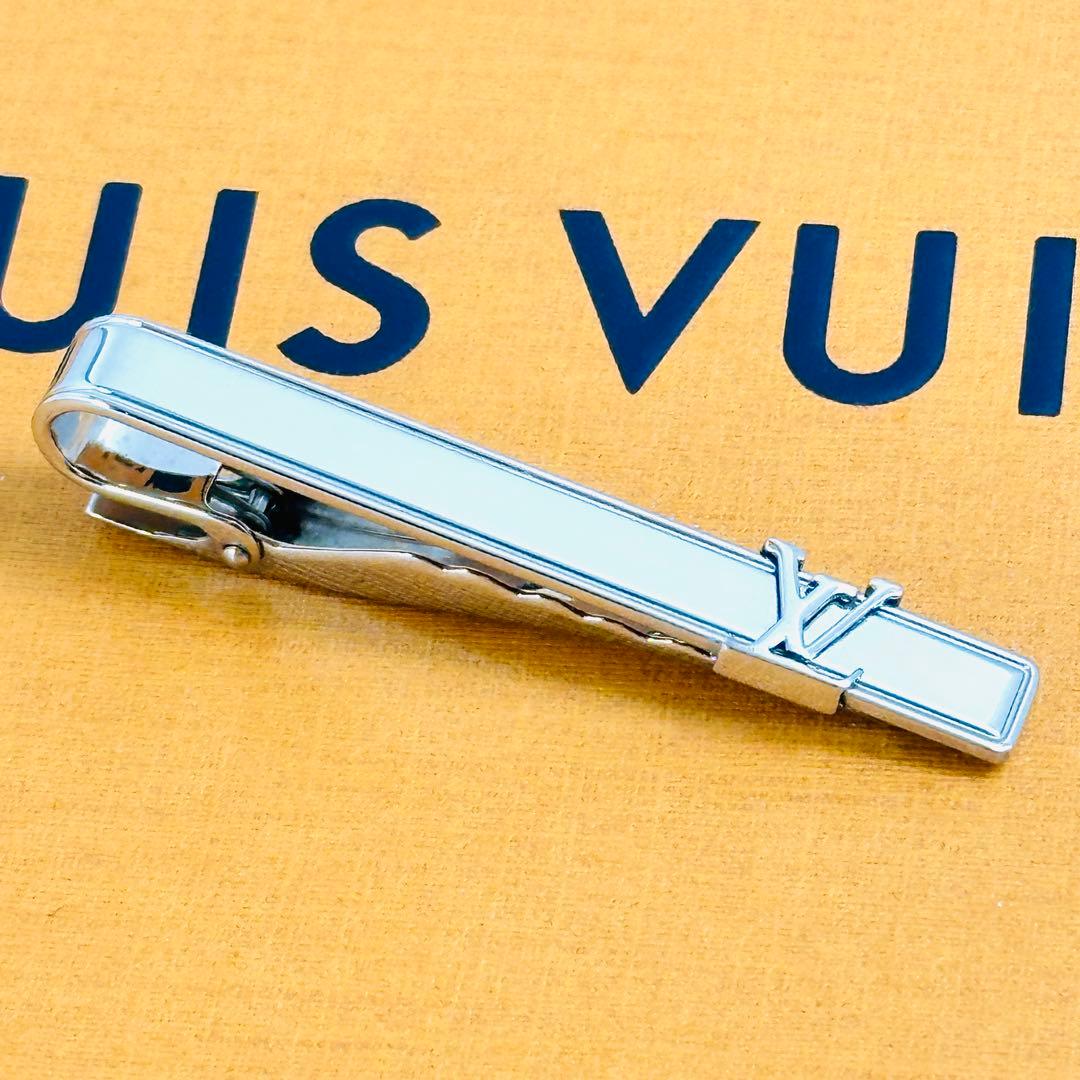 LOUIS　VUITTON　LVロゴ　ネクタイピン　シルバー　M61981