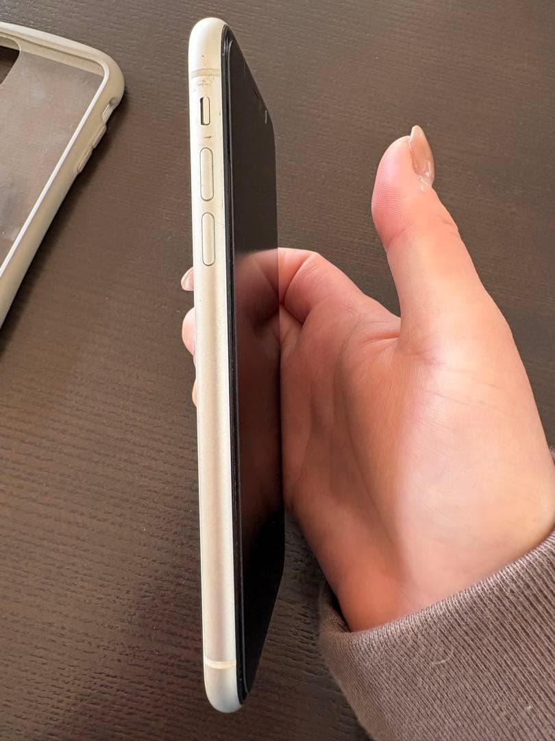 Apple iPhone 11 ホワイト ケース付き