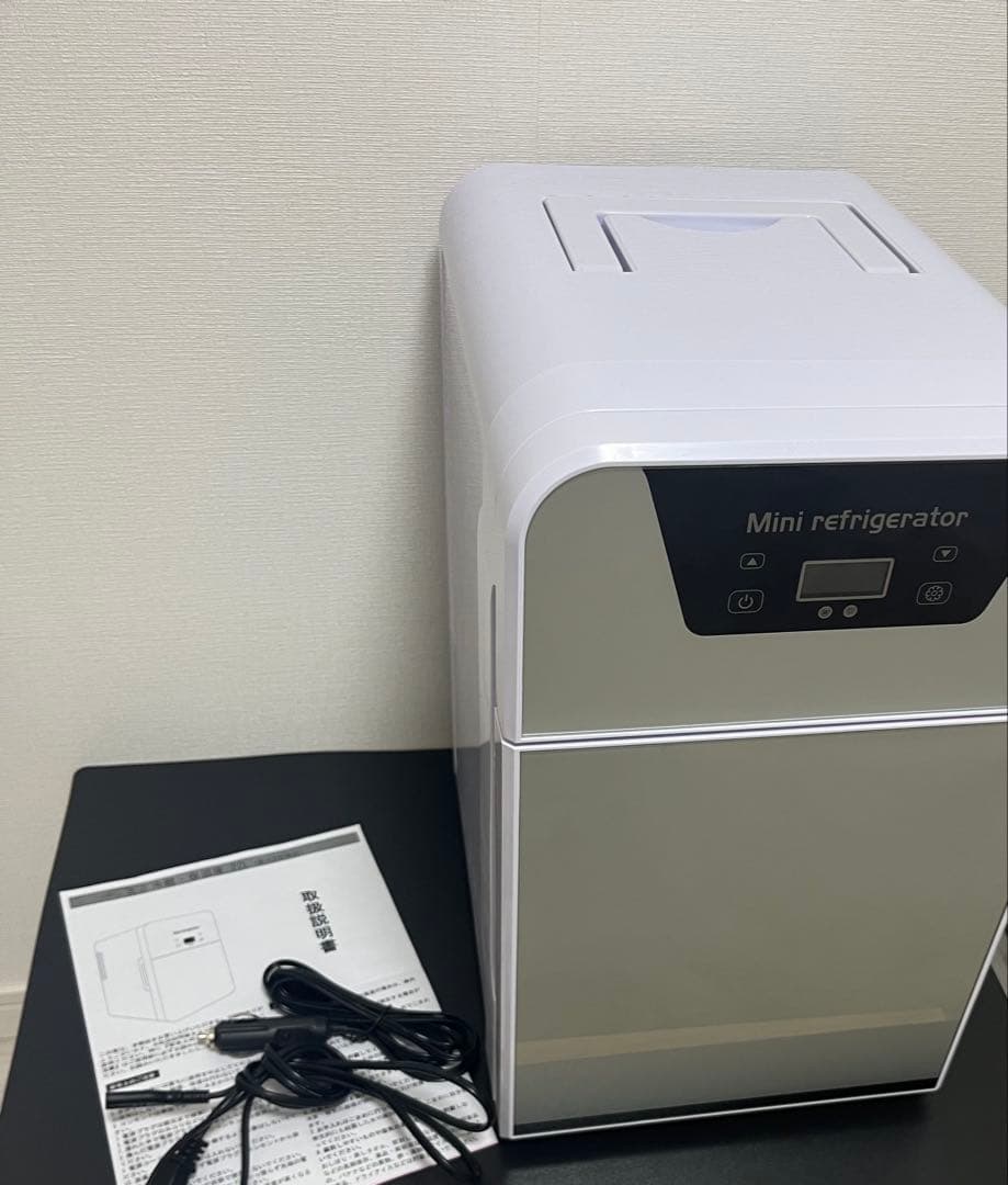 【保温可】ミニ冷蔵庫 22L 軽量 持ち手付き 持ち運び楽々 静音 車内 送料込
