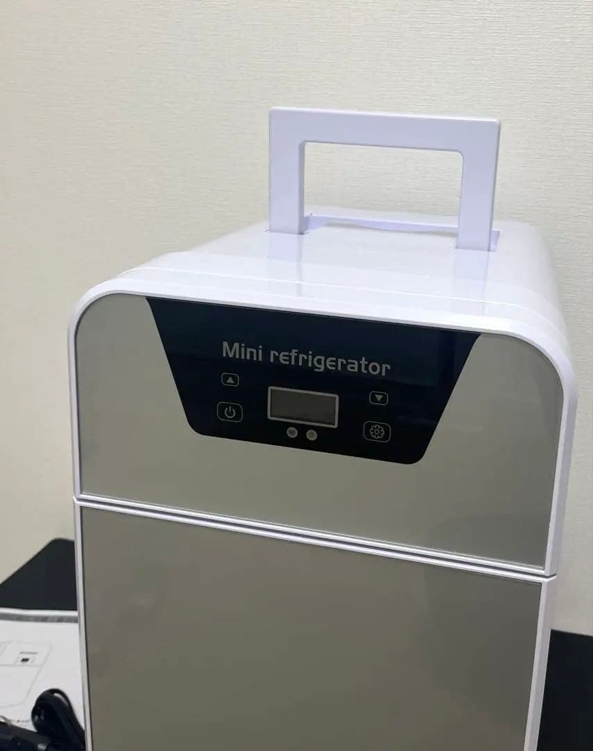【保温可】ミニ冷蔵庫 22L 軽量 持ち手付き 持ち運び楽々 静音 車内 送料込