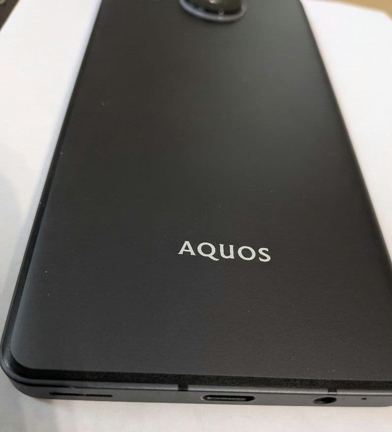 美品AQUOS sense7 plus ブラック SDカード(16GB)進呈