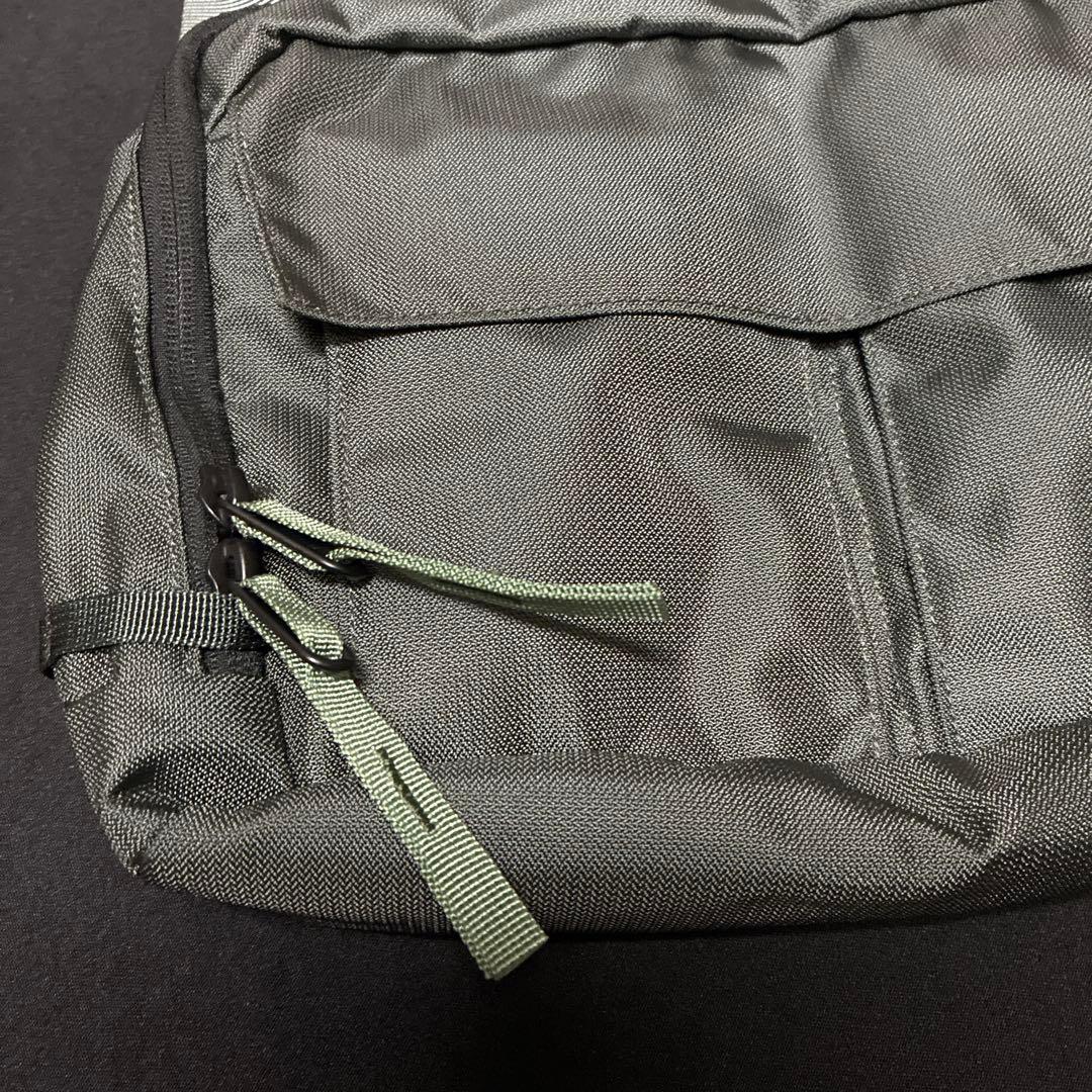 ミステリーランチ ディストリクト8 ミネラルグレー　　ショルダーバッグ