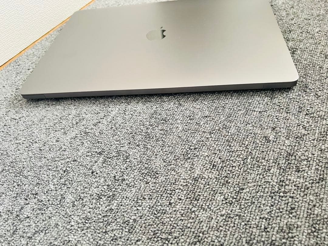 Macbook Pro 2019 16インチ i9-64gb-1TB
