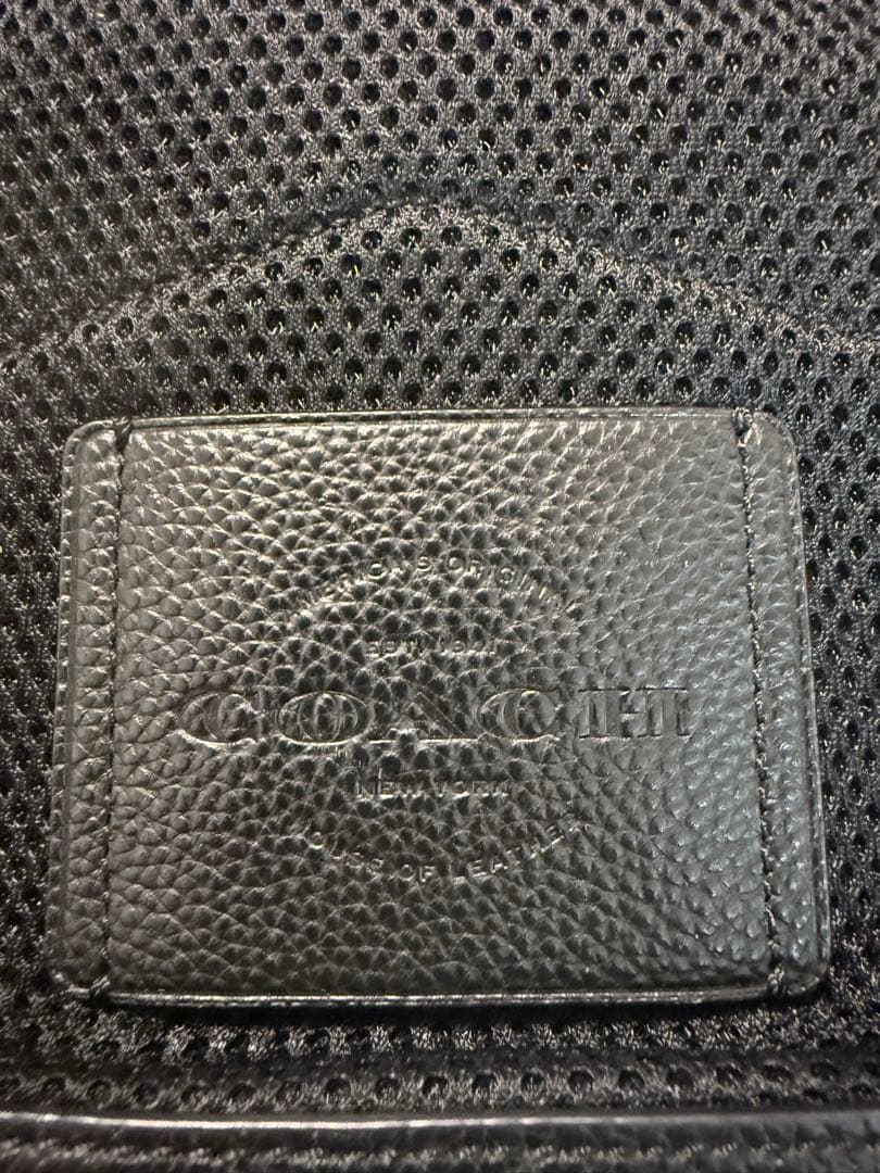 【即完売品】COACH ブラックレザーバックパック　リュック　セール中！！