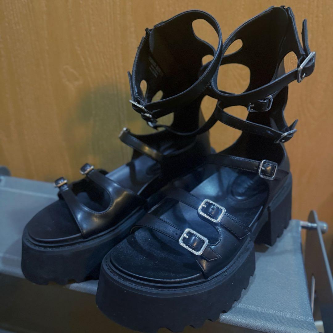 CHARLES & KEITH Lyricリリックグラディエーターサンダル