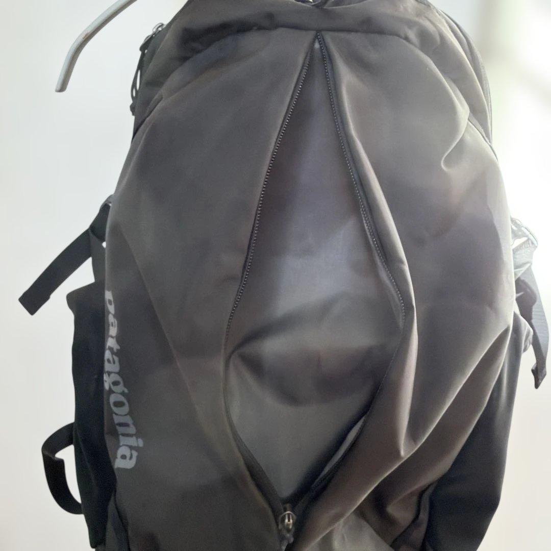 patagonia ブラック リュック　26リットル 通勤通学 PC収納可