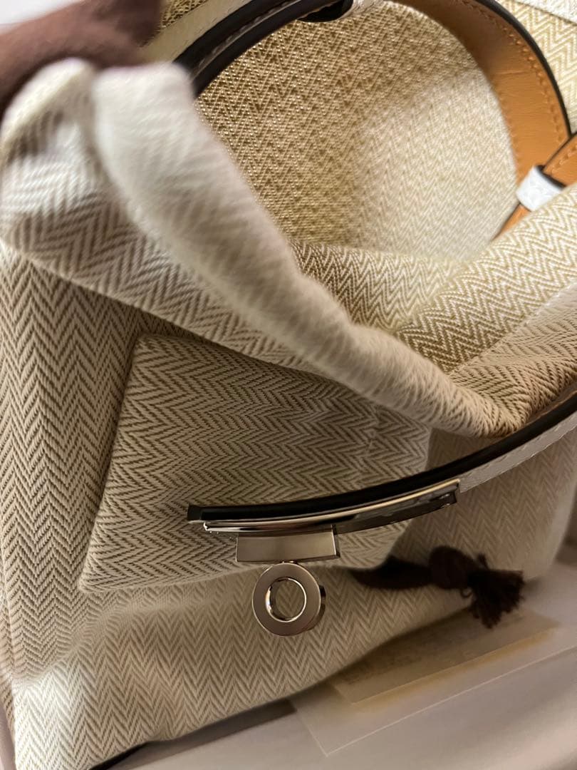 エルメス　白　ケリーベルト　新品未使用　早い者勝ちです☆