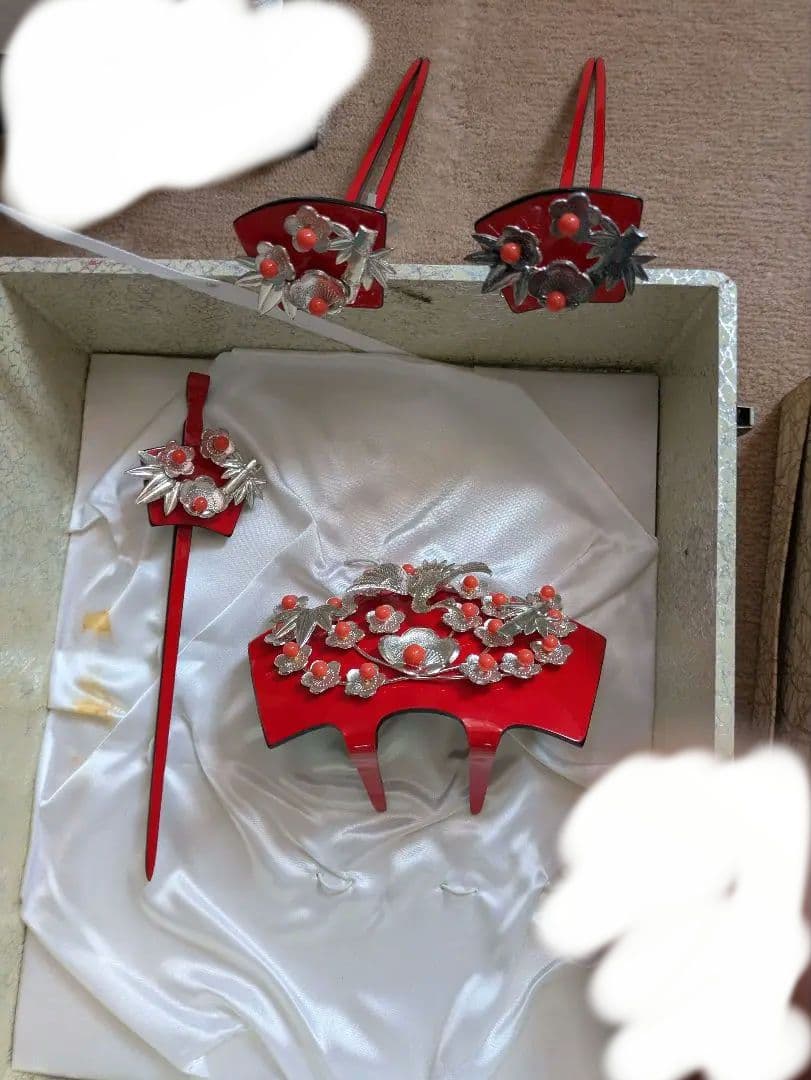 文金高島田　花嫁鬘とかんざし