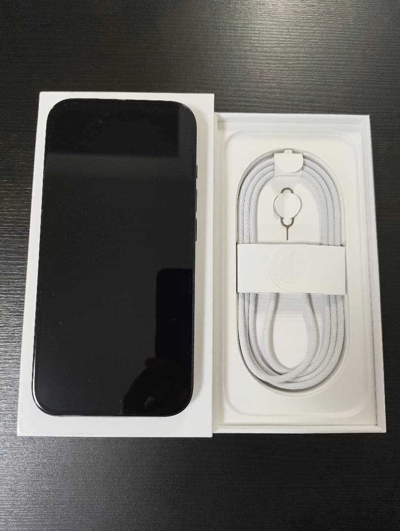 ブ*ト様 iPhone 16 128GB Black SIMフリー 充電ケーブ