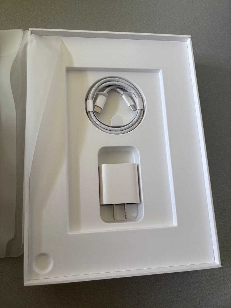 10月で販売終了【極美品】iPad Air 第7世代（M3） 128gb