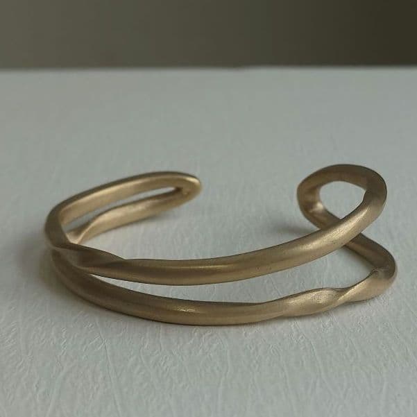 ブランイリス マットゴールド バングル