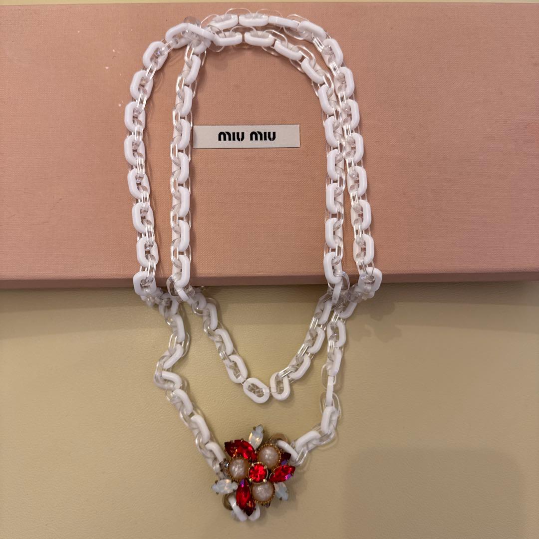 MIU MIU 花モチーフ ネックレス