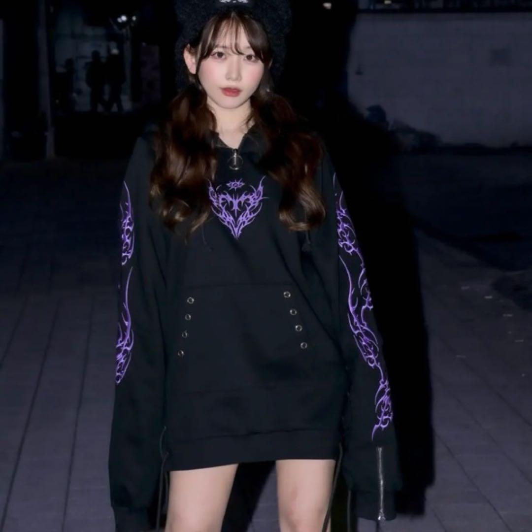 KRY clothing TURYU 黒 パープル パーカー　刺繍　萌袖