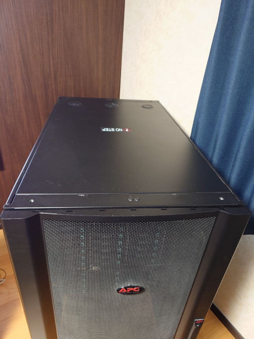 APC AR3104 サーバーラック 19インチマウント・24U