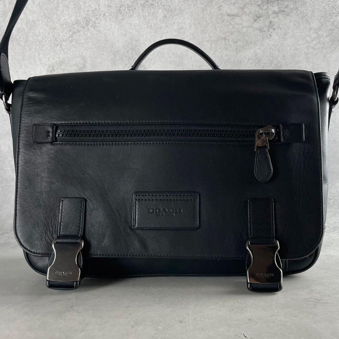 884 COACH ブラック レザー メッセンジャーバッグ