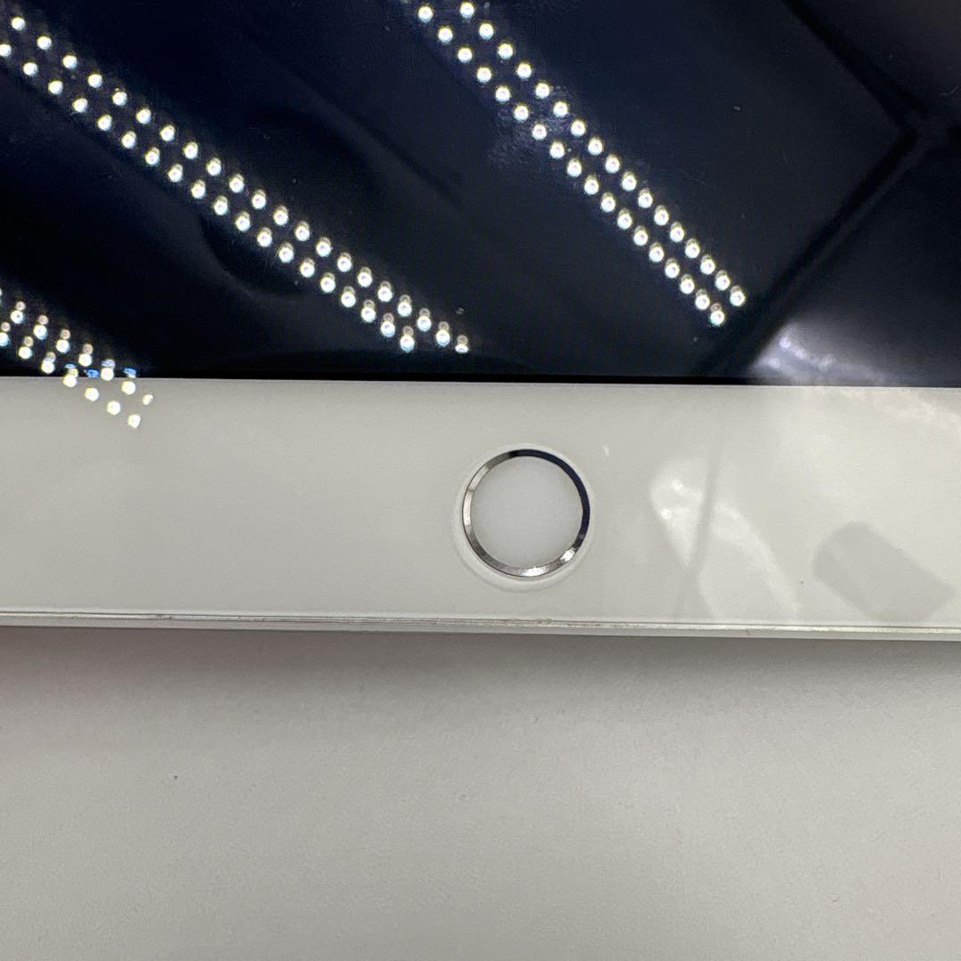 り*ん様 iPad Air2 第2世代 128GB 9.7 シルバー カバー・フ