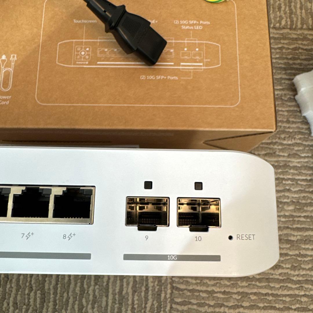 UniFi Enterprise 8 PoE / Ubiquiti ※おまけ付き