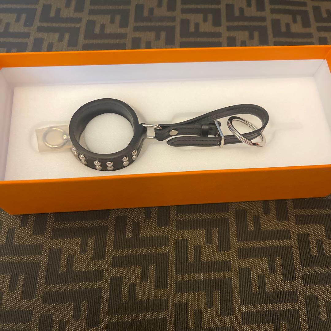 HERMES ブラックレザー キーホルダー