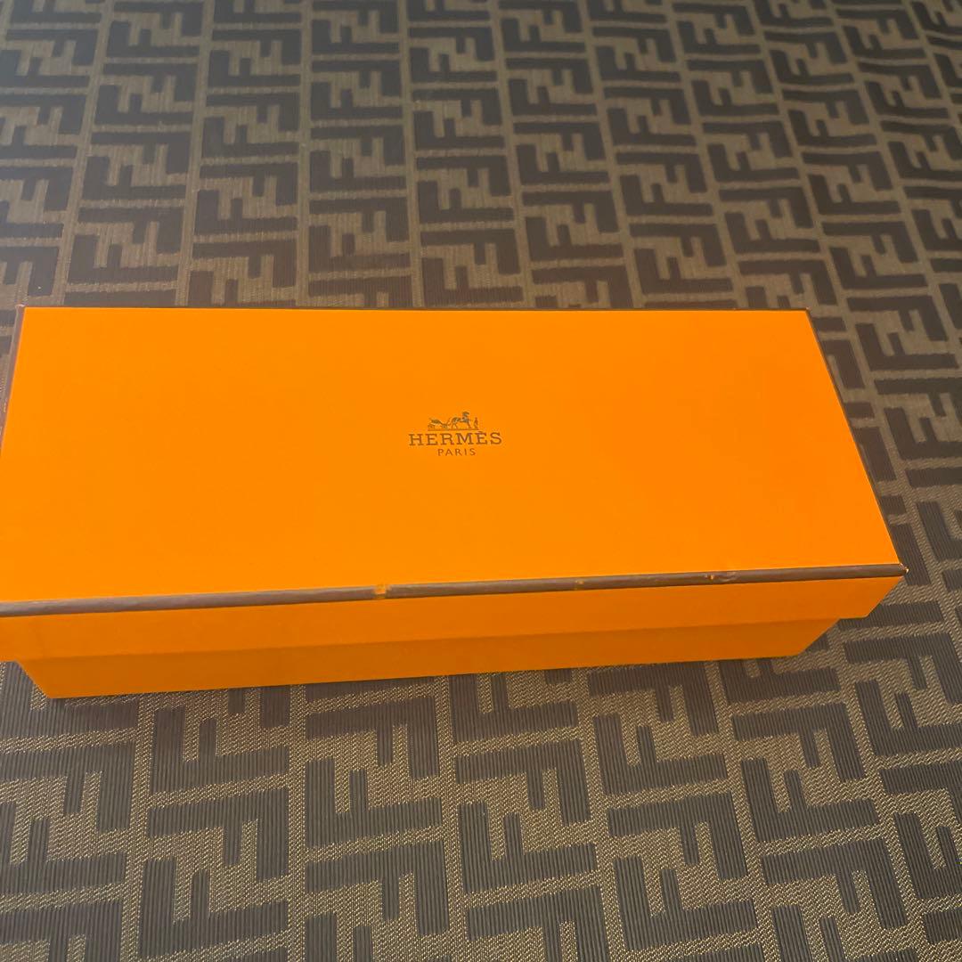 HERMES ブラックレザー キーホルダー