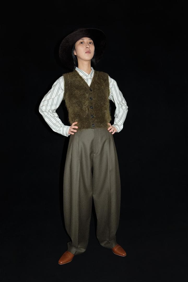 【arib】最終値下げ出品25日まで新品美品 Cristaseya ベスト