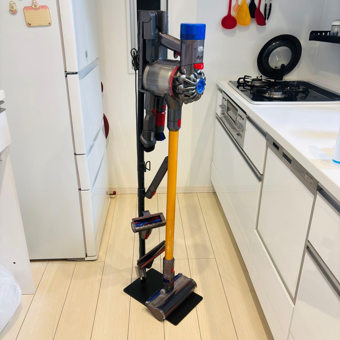 （美品）Dyson v8 fluffy extra コードレス掃除機