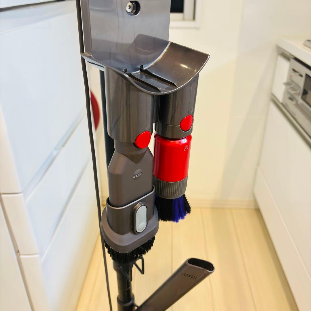 （美品）Dyson v8 fluffy extra コードレス掃除機