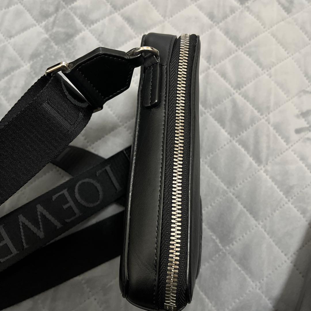 LOEWE バーティカルクロスボディ　ショルダーバック　ブラック