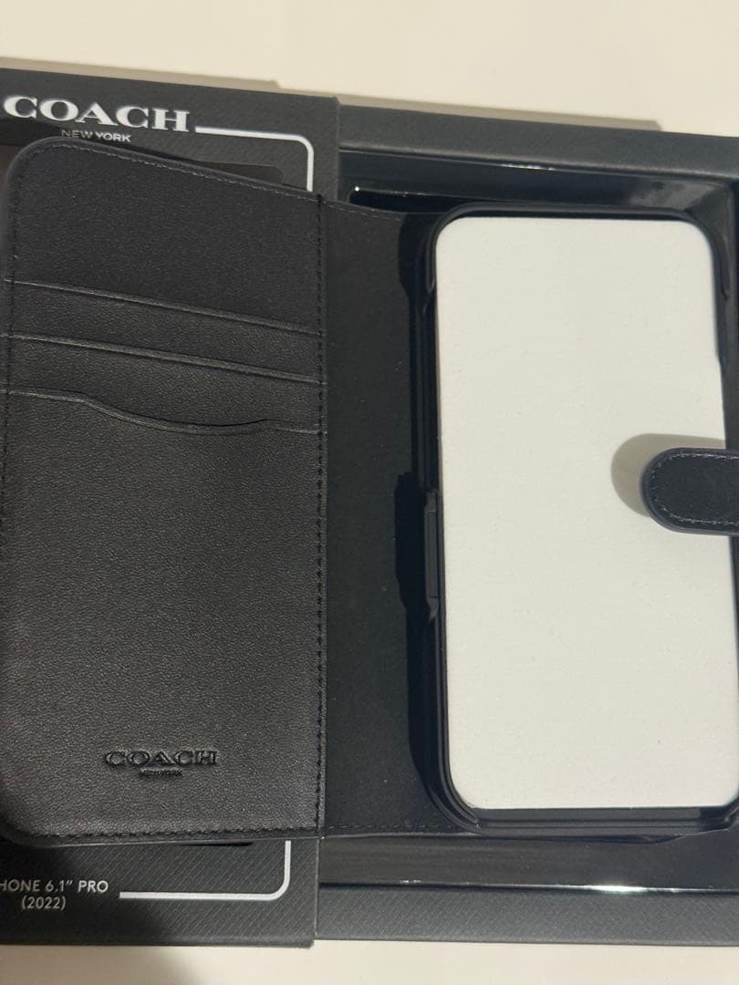 COACH iPhone 6.1\" Pro (2022) ケース　14Pro