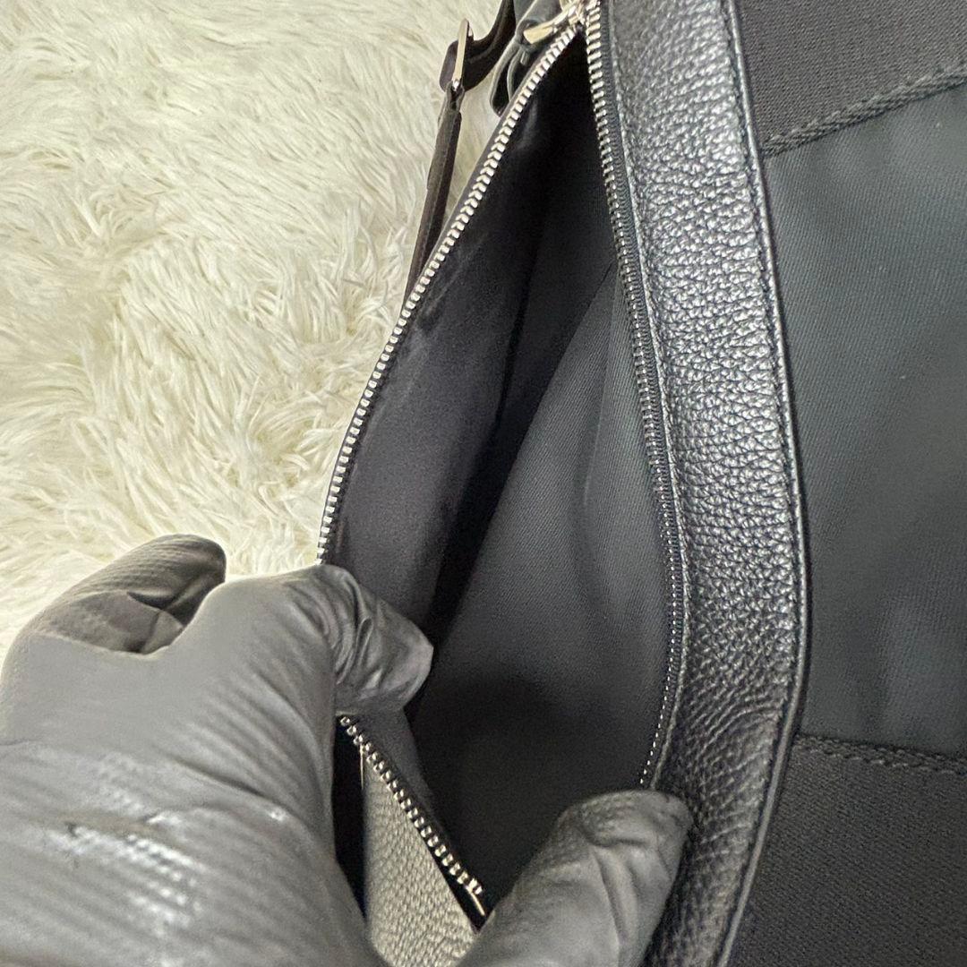 ほぼ新品GIORGIO ARMANI ボストンバッグ ブラック