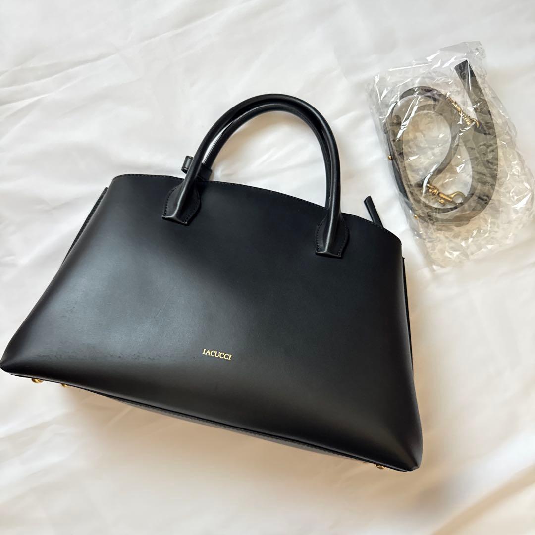 IACUCCI イアクッチ　ハンドバッグ